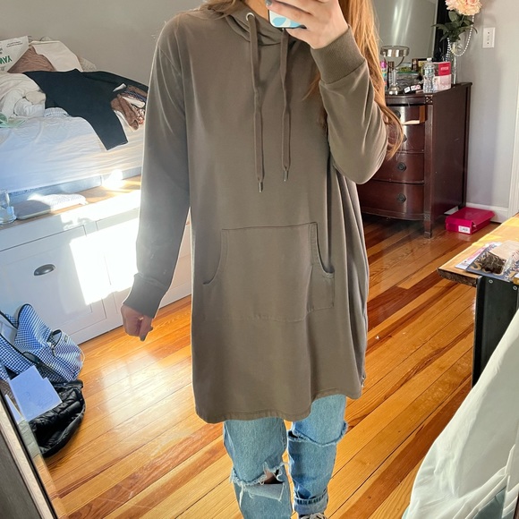 Garnet Hill Sweatshirt - Picture 2 of 2